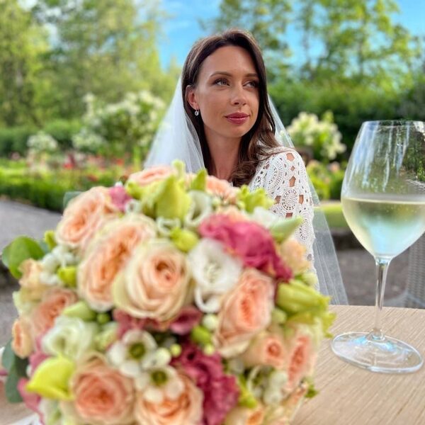 Full wedding day support: makeup, hair, and styling assistance