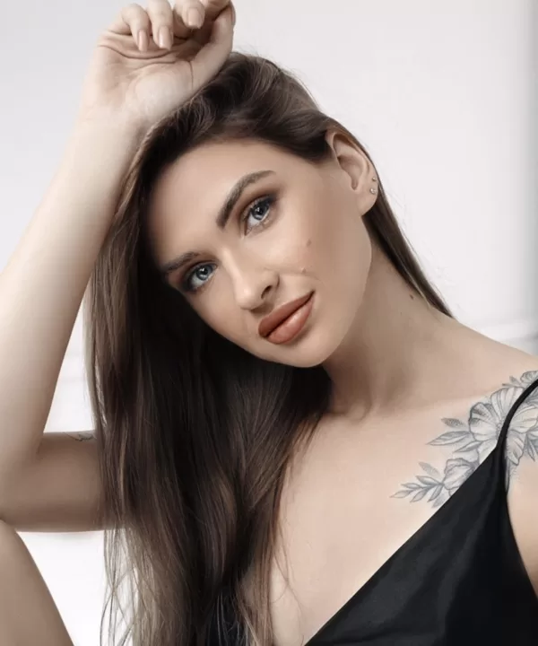 Dienas makeup, kas izceļ acu dabisko skaistumu